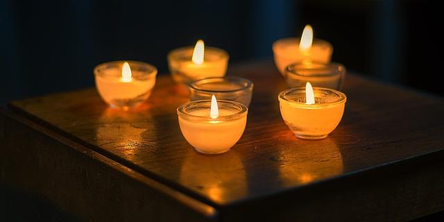 immagine del corso CANDELE AROMATERAPICHE IN CERA NATURALE