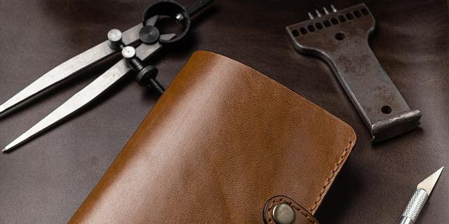 immagine del corso CREA LA TUA BORSA - PELLETTERIA BASE